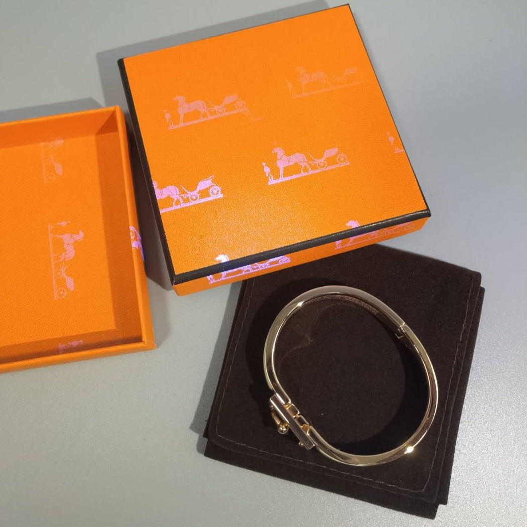 [⭐JeweliWhal]H RED BRACELET
