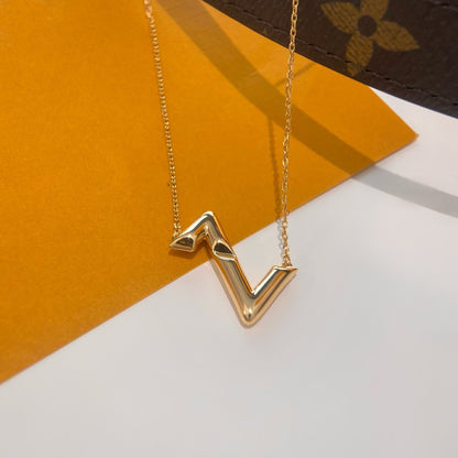 [⭐JeweliWhal]VOLTE UPSIDE DOWN NECKLACE