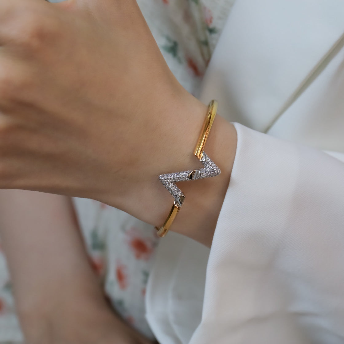 [⭐JeweliWhal]VOLTE UPSITE DOWN GOLD DIAMOND BRACELET