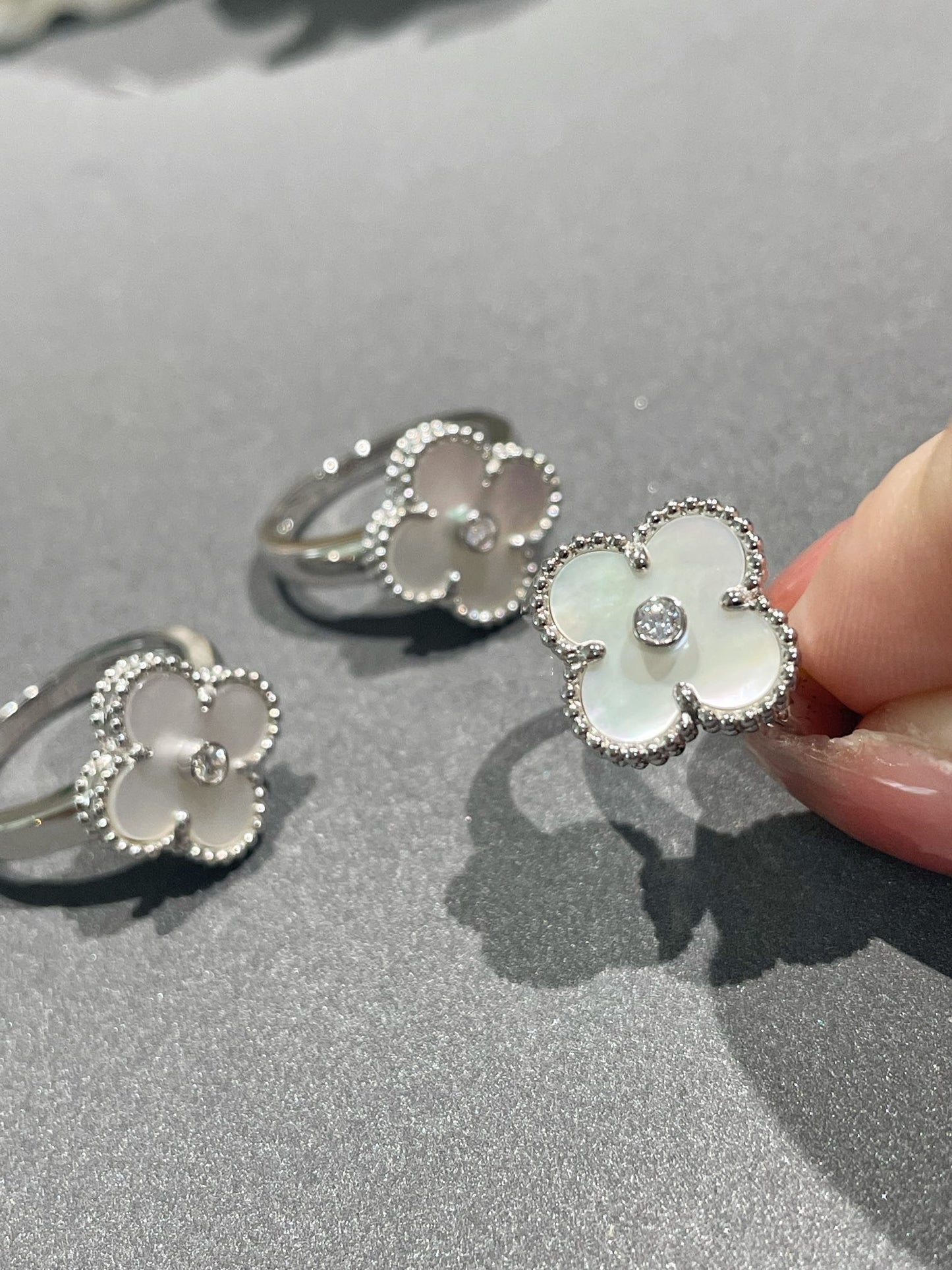 [⭐JeweliWhal]CLOVER SILVER MOP DIAMOND RING