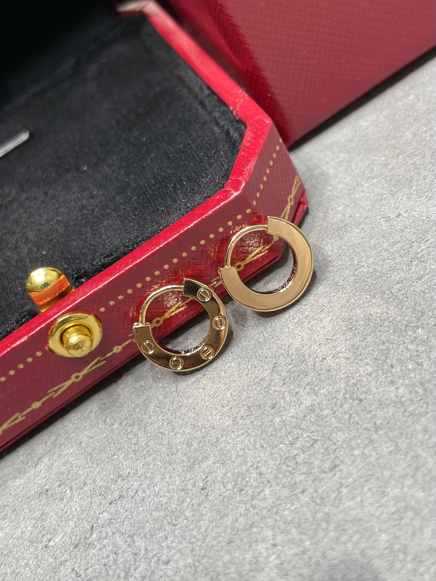 [⭐JeweliWhal]LOVE MINI EARRINGS