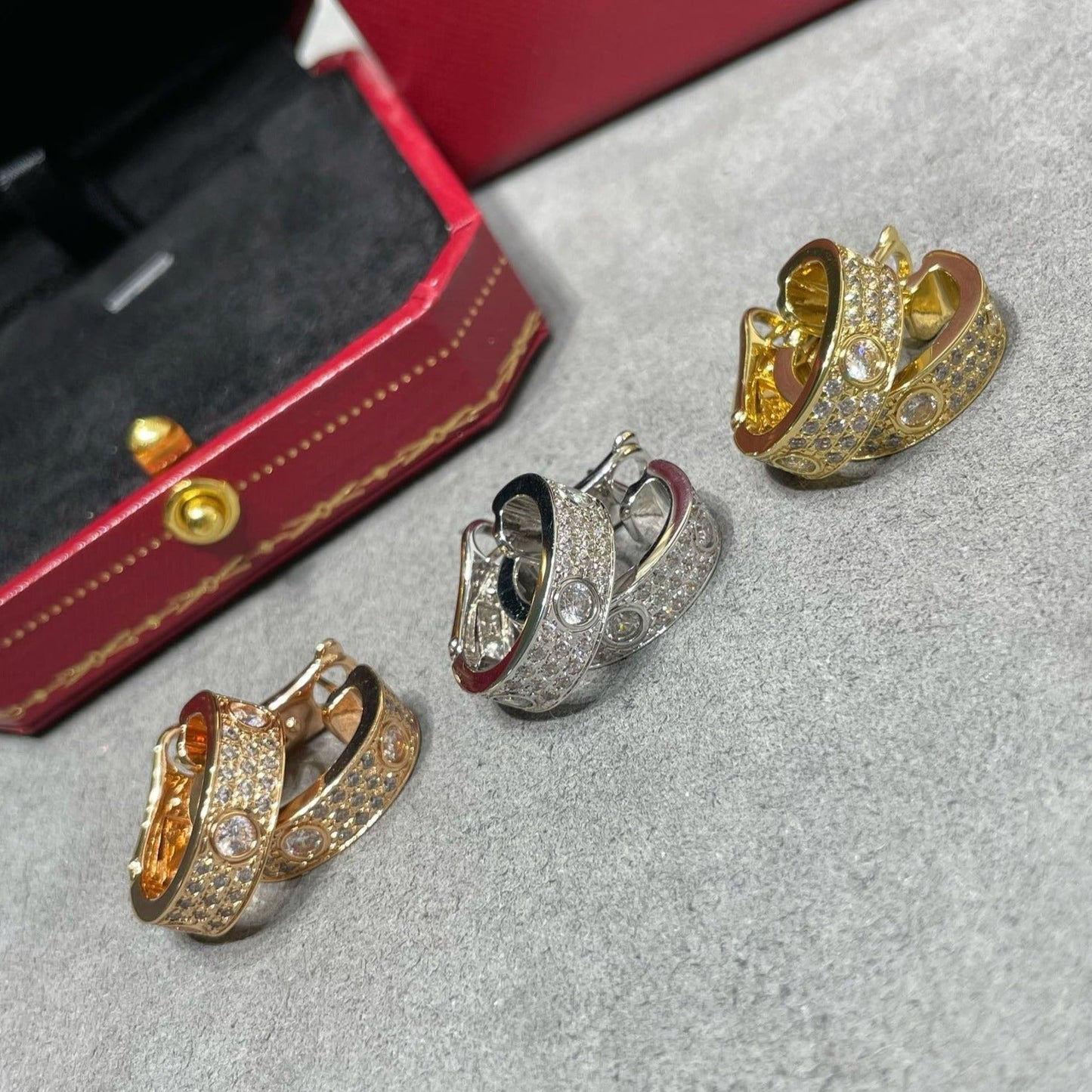 [⭐JeweliWhal]LOVE 5.5MM DIAMOND PAVED EARRINGS