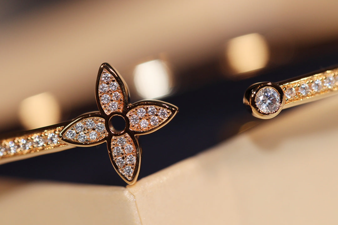 [⭐JeweliWhal]IDYLLE GOLD OPEN BRACELET DIAMOND PAVED