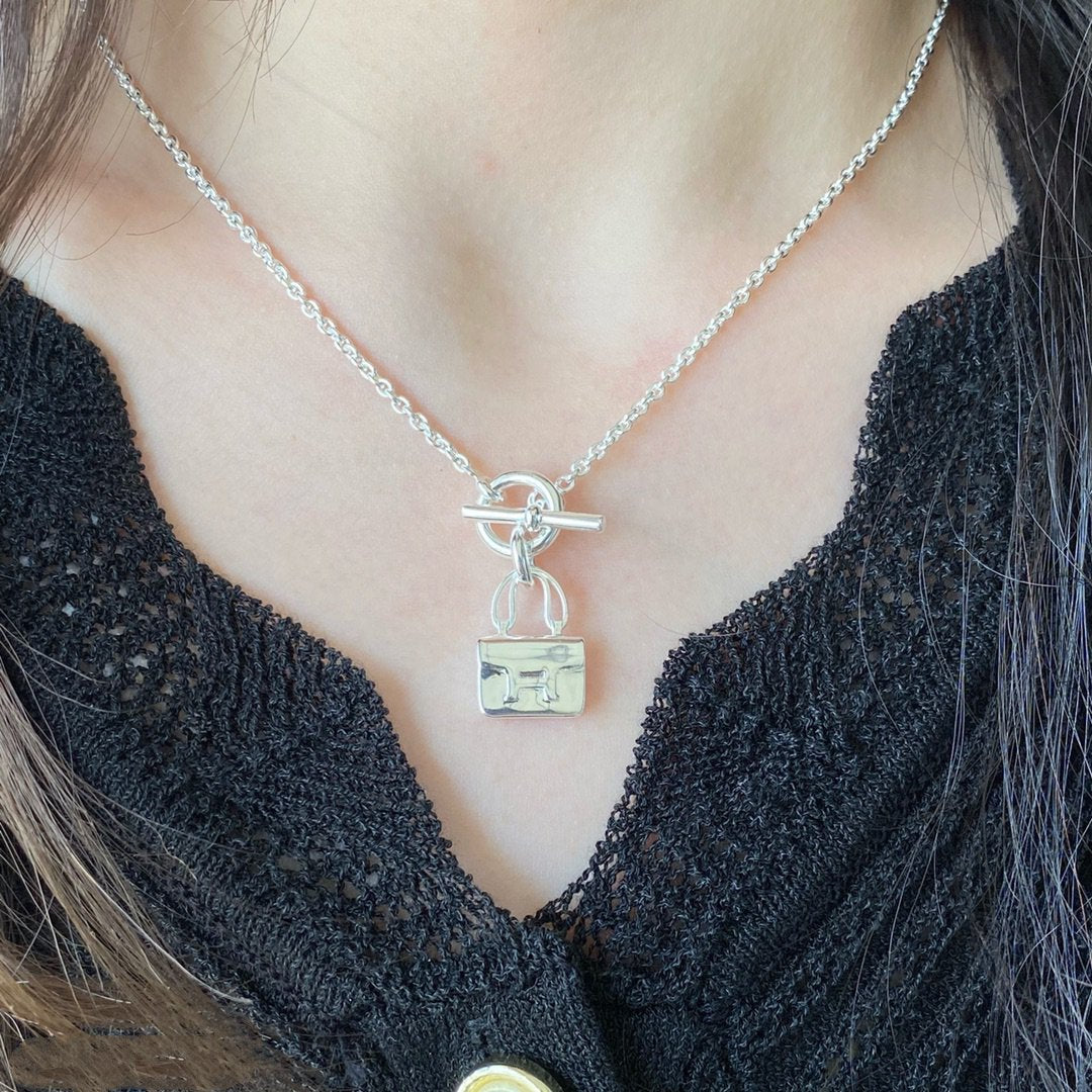 [⭐JeweliWhal]CONSTANCE PEDANT SILVER NECKLACE