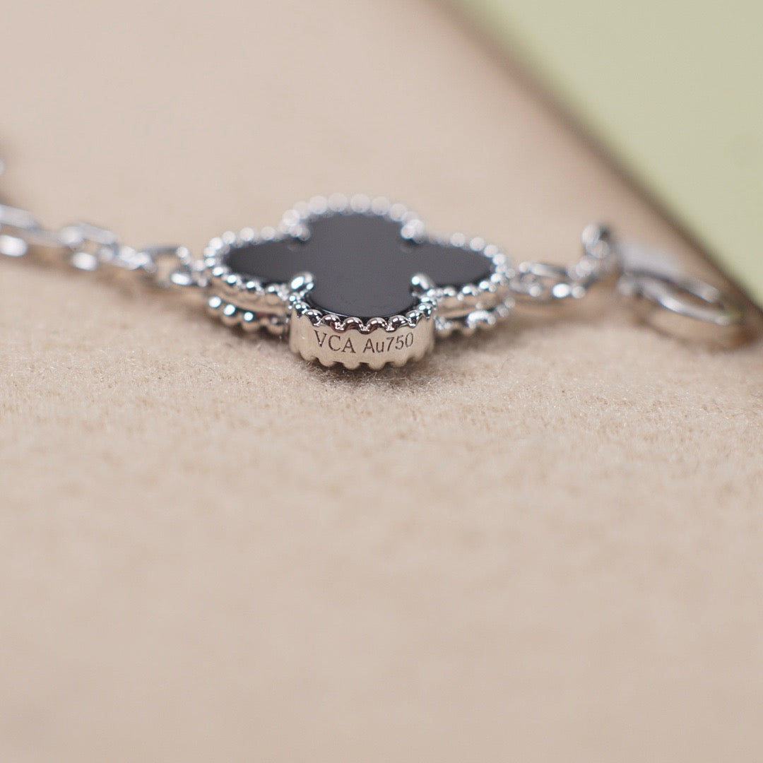 [⭐JeweliWhal] CLOVER 5 MOTIF ONYXS BRACELET COLLECTION