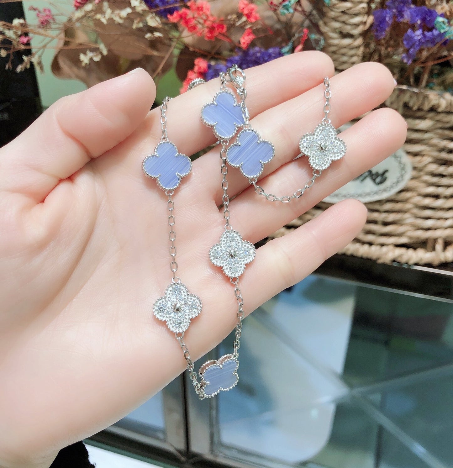 [⭐JeweliWhal]CLOVER 10 MOTIFS CHALCEDONY DIAMONDS SILVER NECKLACE
