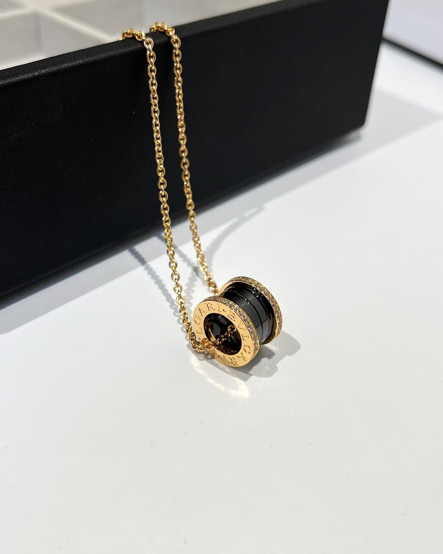 [⭐JeweliWhal]ZERO 1 BLACK CERAMIC DIAMOND PINK GOLD NECKLACE